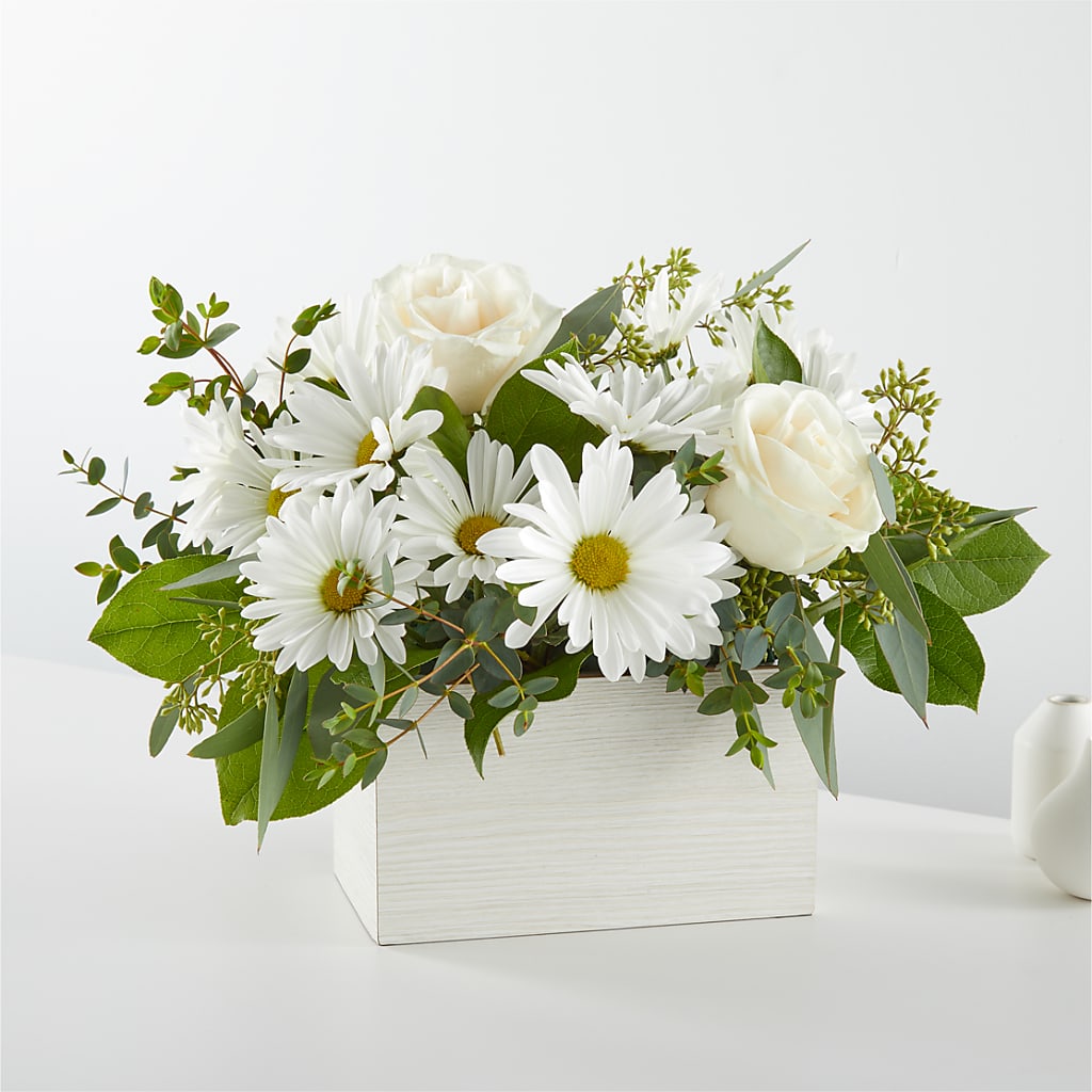 Fresh Linen Box Bouquet – Royal Flower Shop, Toms River NJ