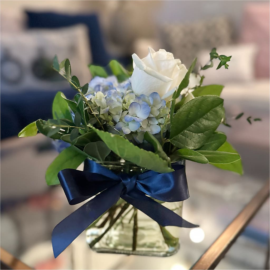 Sky Blue Delight Bouquet –  Royal Flower Shop, Toms River NJ