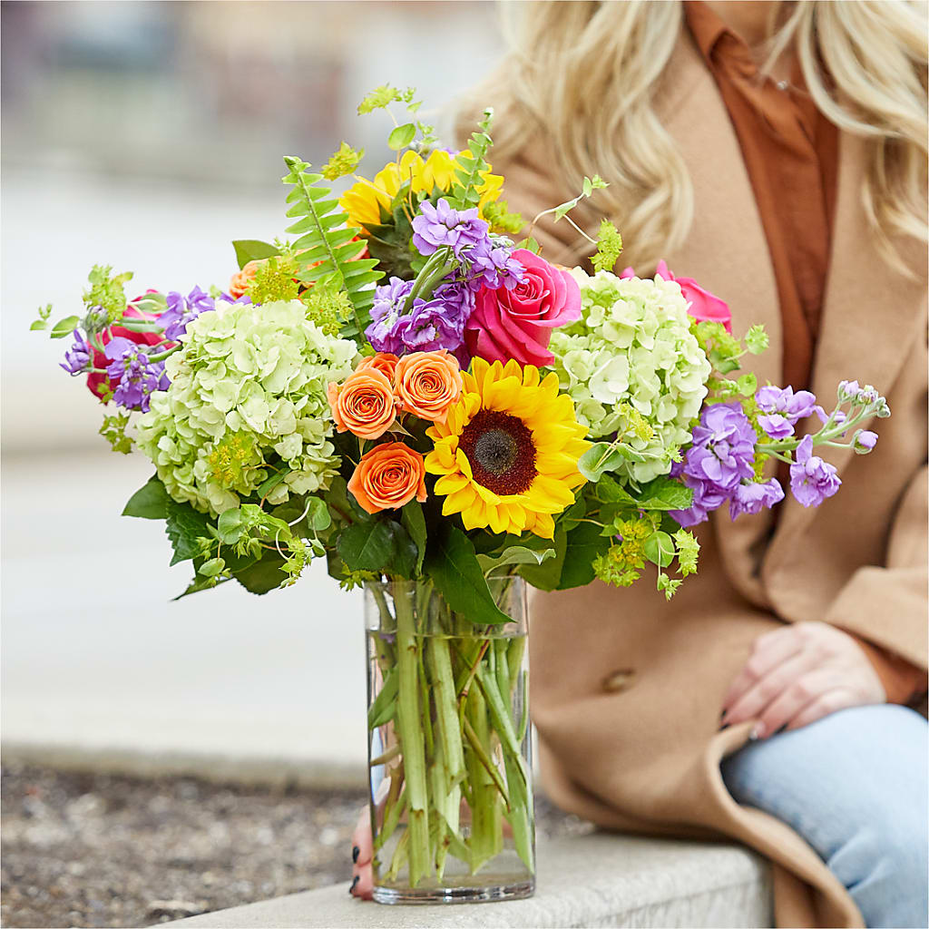 Vibrant Greetings Bouquet –  Royal Flower Shop, Toms River NJ
